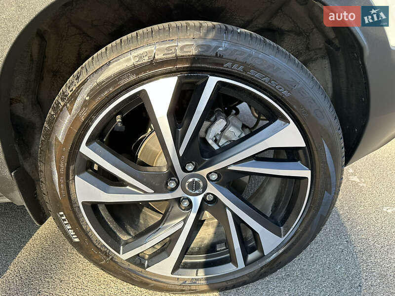 Позашляховик / Кросовер Volvo XC40 2020 в Харкові