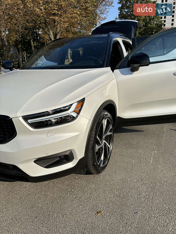 Позашляховик / Кросовер Volvo XC40 2020 в Харкові