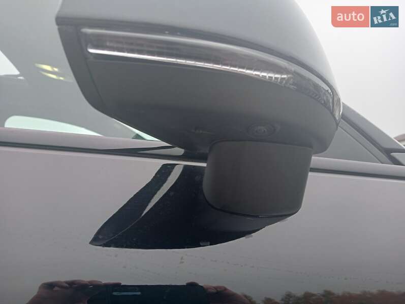 Внедорожник / Кроссовер Volvo XC40 2023 в Ровно