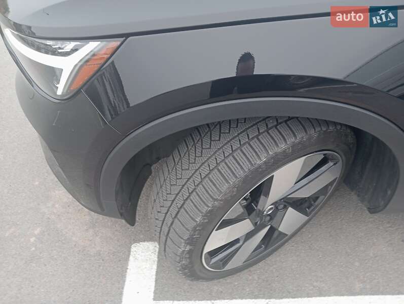 Внедорожник / Кроссовер Volvo XC40 2023 в Ровно