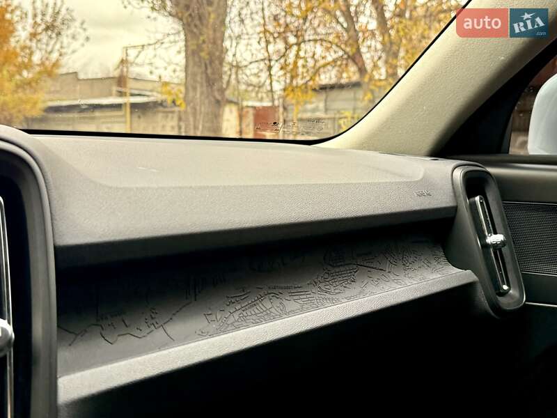 Позашляховик / Кросовер Volvo XC40 2019 в Одесі