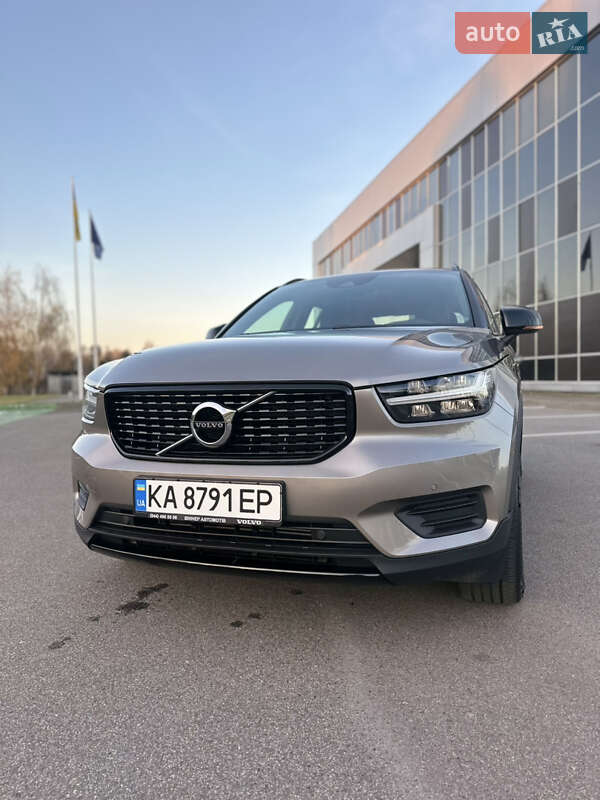 Позашляховик / Кросовер Volvo XC40 2021 в Києві