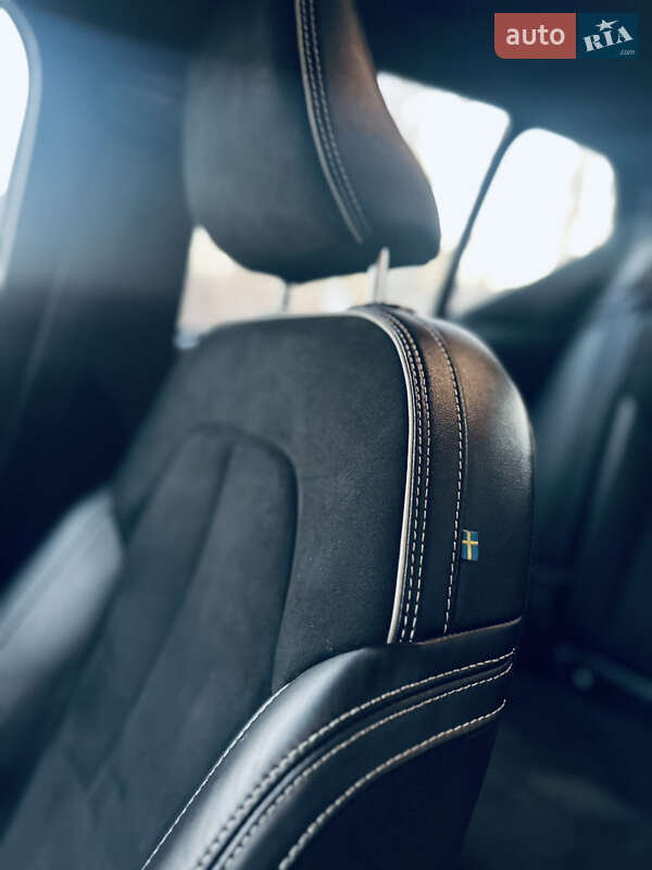 Позашляховик / Кросовер Volvo XC40 2021 в Києві