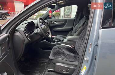 Внедорожник / Кроссовер Volvo XC40 2023 в 
