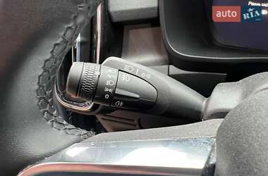 Внедорожник / Кроссовер Volvo XC40 2023 в 