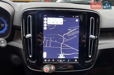 Внедорожник / Кроссовер Volvo XC40 2023 в 