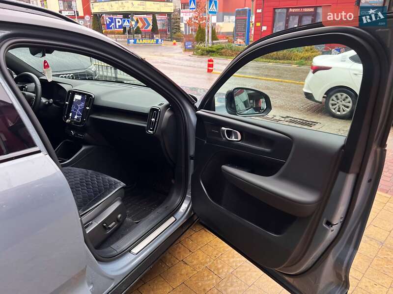 Внедорожник / Кроссовер Volvo XC40 2023 в Львове фото 39 Внедорожник / Кроссовер Volvo XC40 2023 в Львове