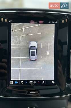 Внедорожник / Кроссовер Volvo XC40 2021 в 