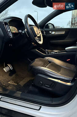 Внедорожник / Кроссовер Volvo XC40 2019 в 