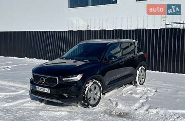 Внедорожник / Кроссовер Volvo XC40 2018 в Киеве