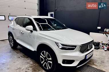 Внедорожник / Кроссовер Volvo XC40 2021 в Киеве