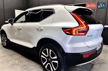 Внедорожник / Кроссовер Volvo XC40 2021 в Киеве