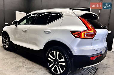 Внедорожник / Кроссовер Volvo XC40 2021 в Киеве