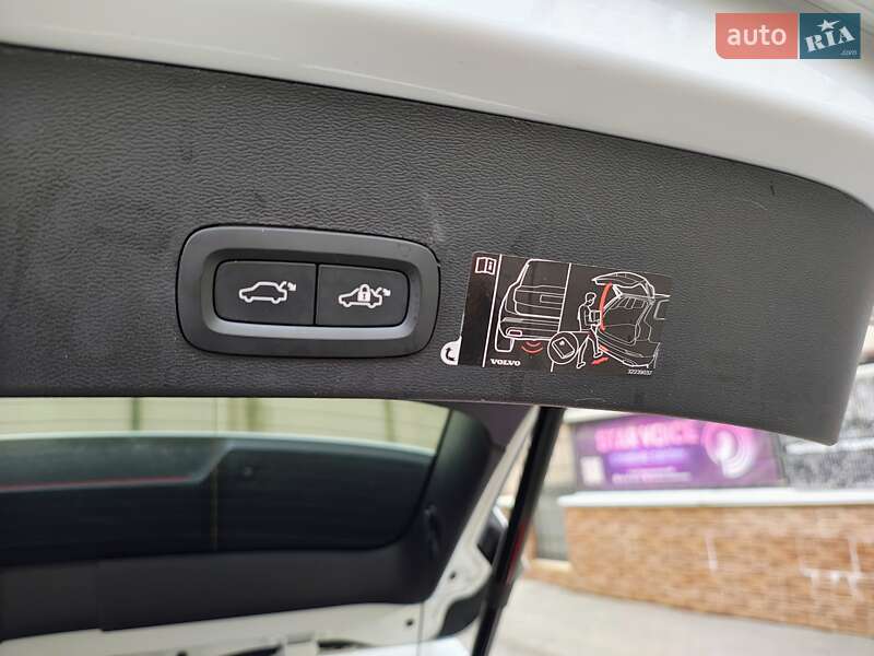 Позашляховик / Кросовер Volvo XC40 2019 в Києві