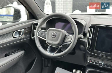 Внедорожник / Кроссовер Volvo XC40 2021 в Киеве