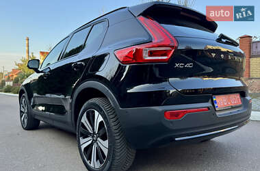 Позашляховик / Кросовер Volvo XC40 2022 в 