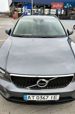 Позашляховик / Кросовер Volvo XC40 2019 в 