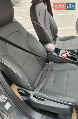 Позашляховик / Кросовер Volvo XC40 2019 в 