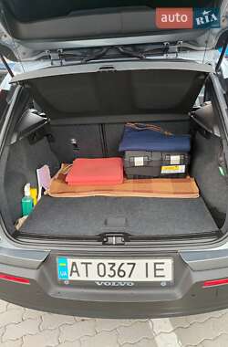 Позашляховик / Кросовер Volvo XC40 2019 в 