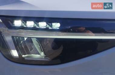 Внедорожник / Кроссовер Volvo XC40 2023 в 