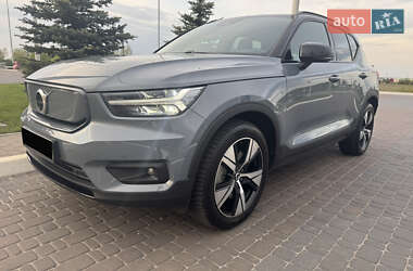 Позашляховик / Кросовер Volvo XC40 2021 в 
