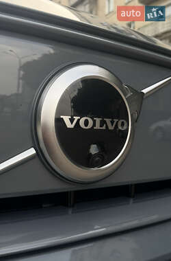 Позашляховик / Кросовер Volvo XC40 2021 в 