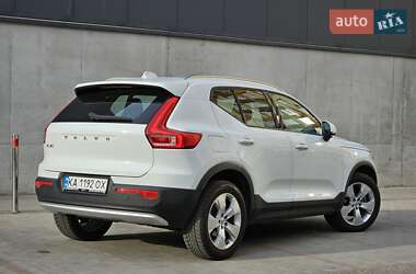 Внедорожник / Кроссовер Volvo XC40 2021 в 