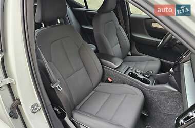 Внедорожник / Кроссовер Volvo XC40 2021 в 