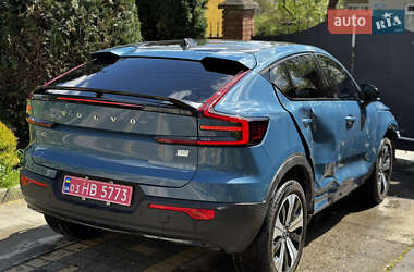 Позашляховик / Кросовер Volvo XC40 2023 в 