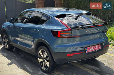 Позашляховик / Кросовер Volvo XC40 2023 в 