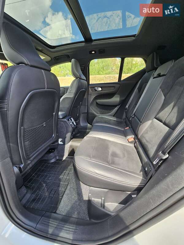 Внедорожник / Кроссовер Volvo XC40 2021 в Тернополе