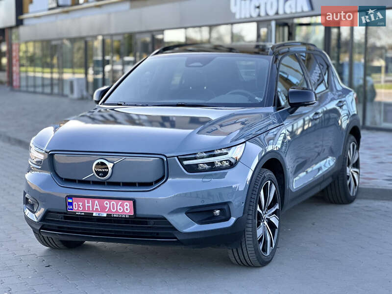 Позашляховик / Кросовер Volvo XC40 2022 в 