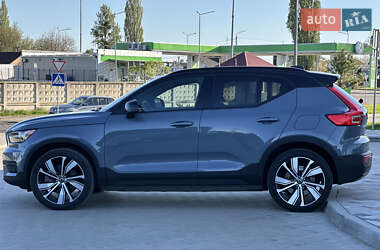 Позашляховик / Кросовер Volvo XC40 2022 в 