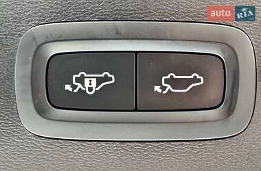Внедорожник / Кроссовер Volvo XC40 2018 в 
