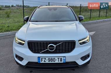 Позашляховик / Кросовер Volvo XC40 2021 в 