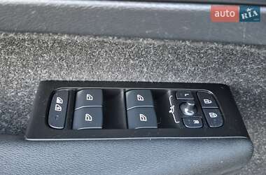 Позашляховик / Кросовер Volvo XC40 2021 в 