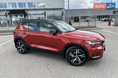 Внедорожник / Кроссовер Volvo XC40 2020 в 