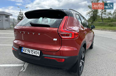 Внедорожник / Кроссовер Volvo XC40 2020 в 