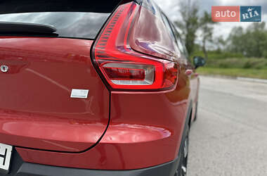 Внедорожник / Кроссовер Volvo XC40 2020 в 