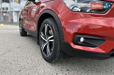 Внедорожник / Кроссовер Volvo XC40 2020 в 