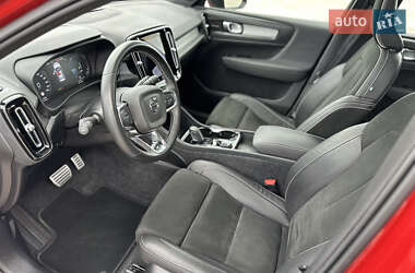 Внедорожник / Кроссовер Volvo XC40 2020 в 