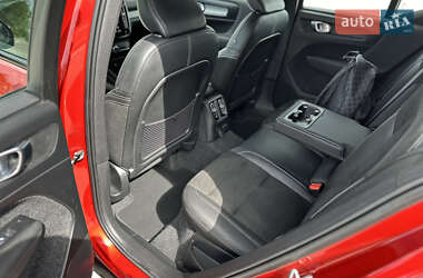 Внедорожник / Кроссовер Volvo XC40 2020 в 