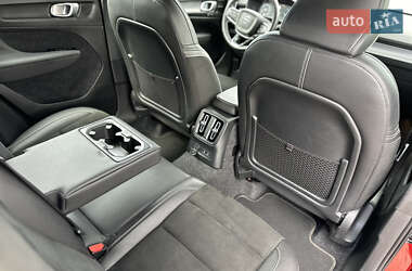 Внедорожник / Кроссовер Volvo XC40 2020 в 