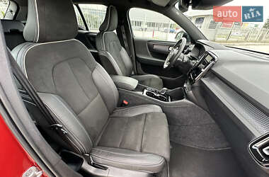 Внедорожник / Кроссовер Volvo XC40 2020 в 