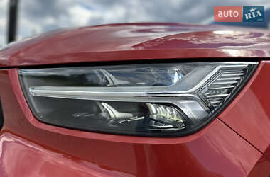 Внедорожник / Кроссовер Volvo XC40 2020 в 