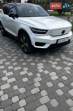 Внедорожник / Кроссовер Volvo XC40 2021 в 
