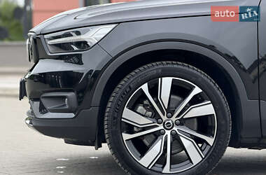 Позашляховик / Кросовер Volvo XC40 2020 в 
