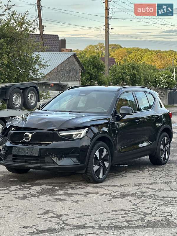 Внедорожник / Кроссовер Volvo XC40 2023 в Ровно