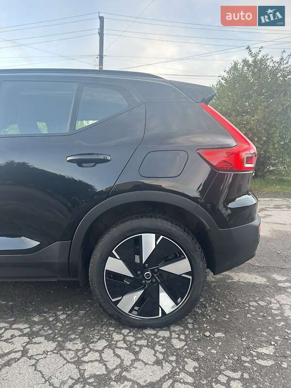 Внедорожник / Кроссовер Volvo XC40 2023 в Ровно