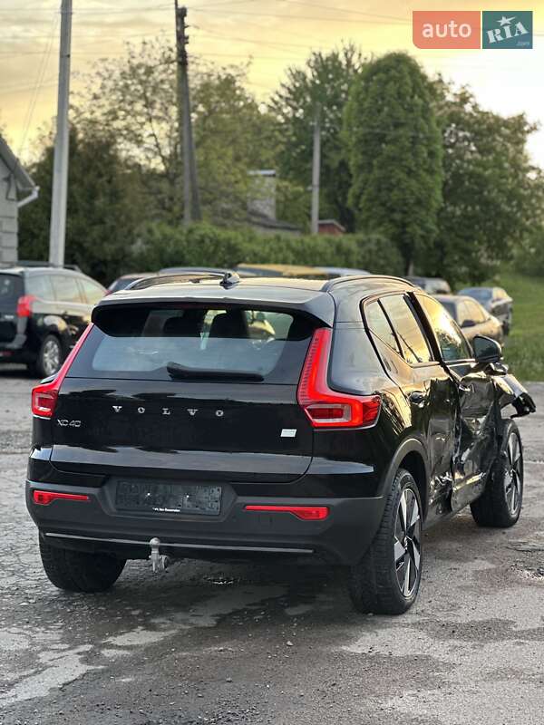 Внедорожник / Кроссовер Volvo XC40 2023 в Ровно